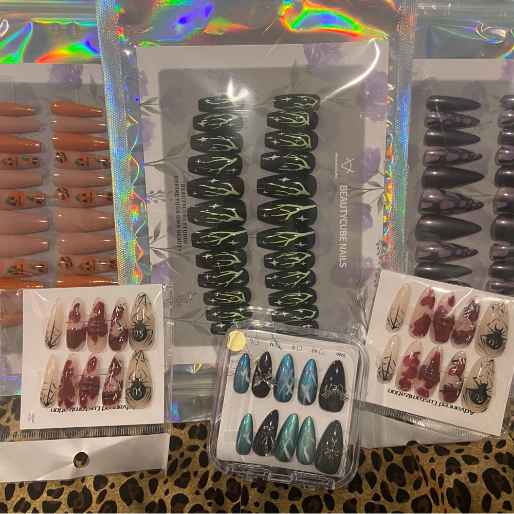 Halloween Assorted Press-On Nail Sets